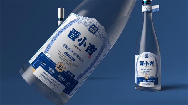 送礼佳品白酒的包装如何设计才能米乐m6官网登录入口迎合当下年轻人？(图1)